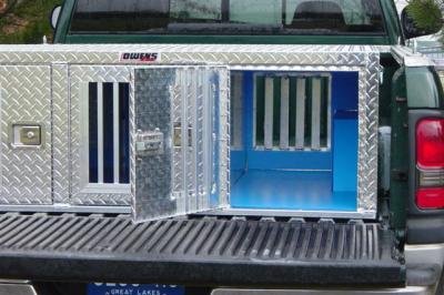 Dog Box 55040 Hunter Series Triple Compartment / 58 W x 40 D x 20 H / with Wheel Well Notches /All Seasons Rear Vents / Diamond Tread Aluminum / Owens Products - Image 3