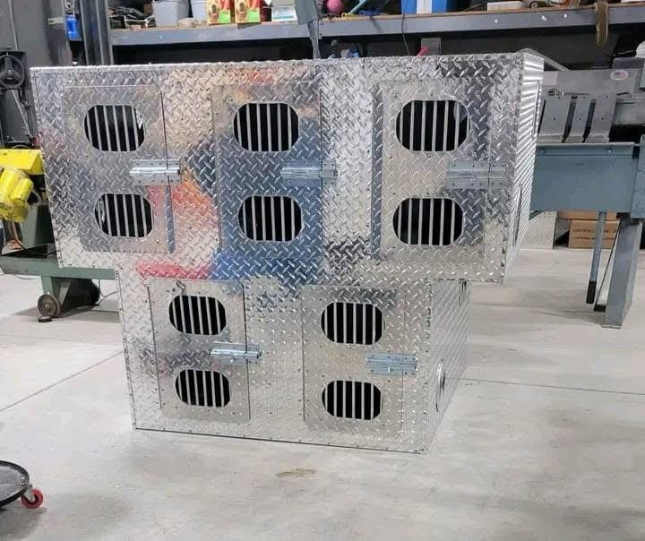 Standard 5-Hole Insulated Topper Dog Box with Vents