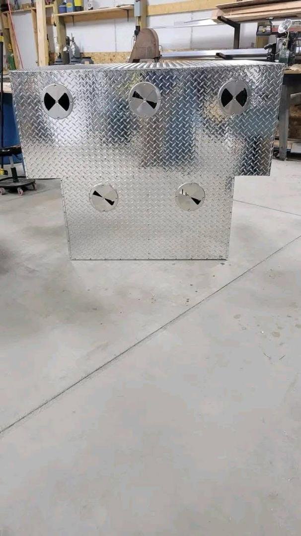 Standard 5-Hole Insulated Topper Dog Box with Vents - Image 3