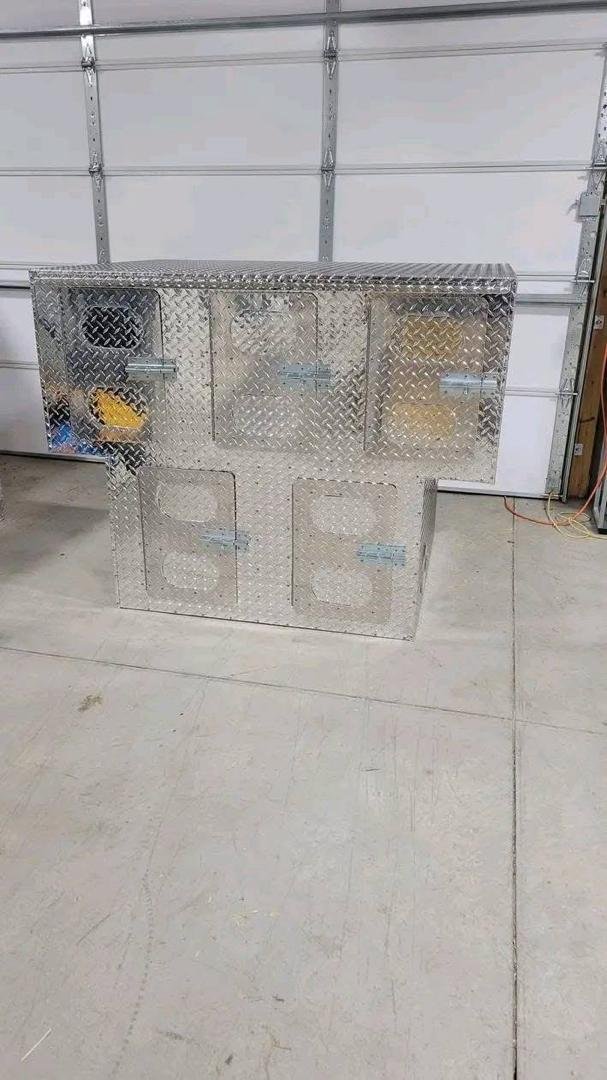 Standard 5-Hole Insulated Topper Dog Box with Vents - Image 2