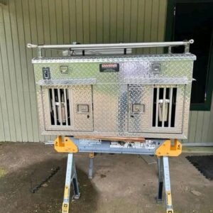 Owens 2-Hole Diamond Deluxe Dog Box with Top Storage, Fans, and 10-Liter Water Tank