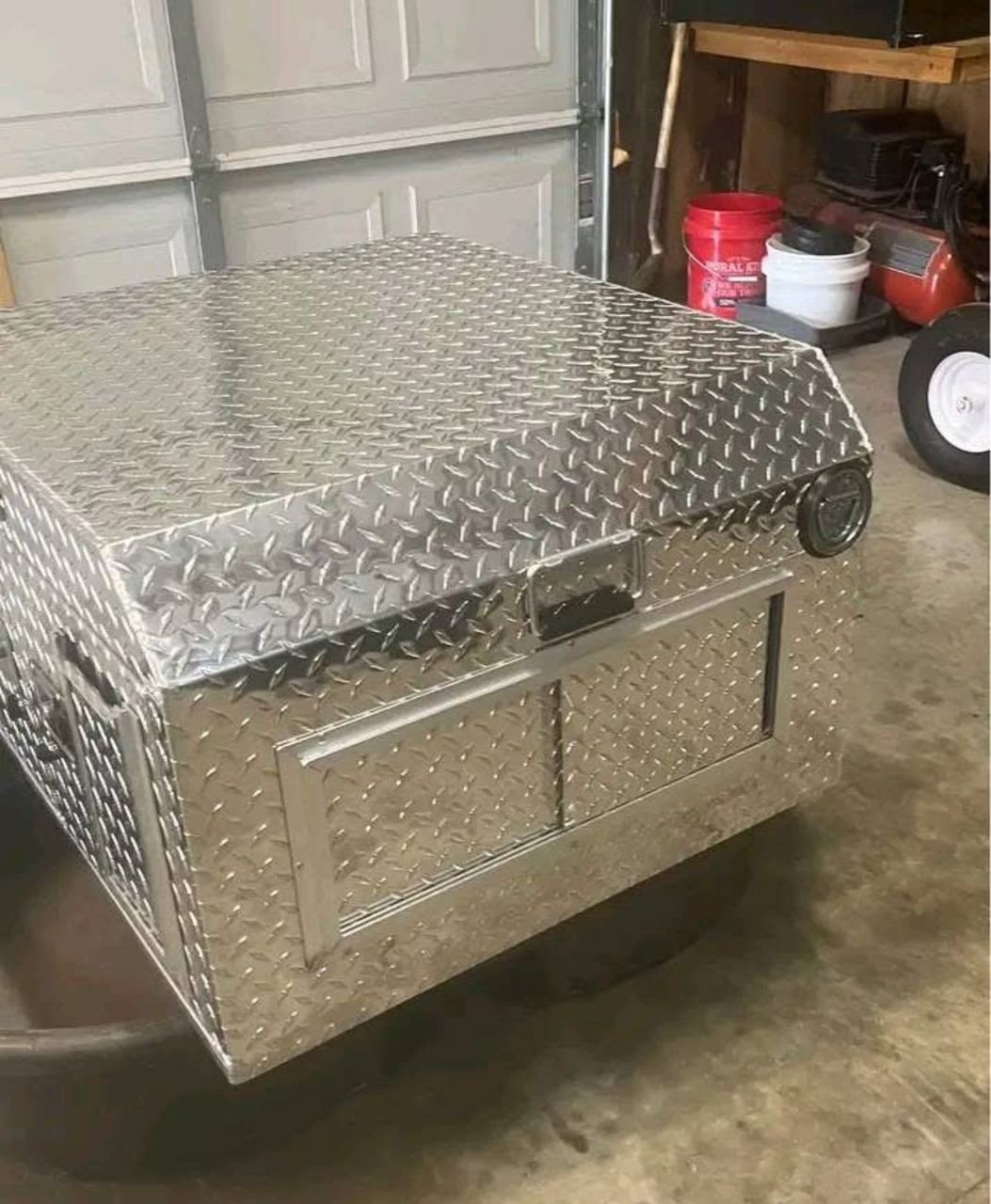 Owens Two-Hole Dog Box for Small Truck - Image 2