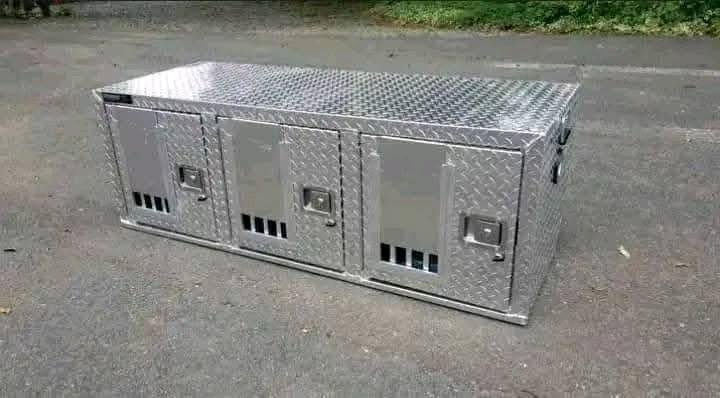 Owens Three-Hole Dog Box for Full-Size Truck (No Storage) - Image 5