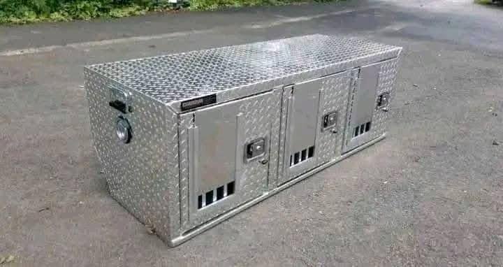 Owens Three-Hole Dog Box for Full-Size Truck (No Storage)