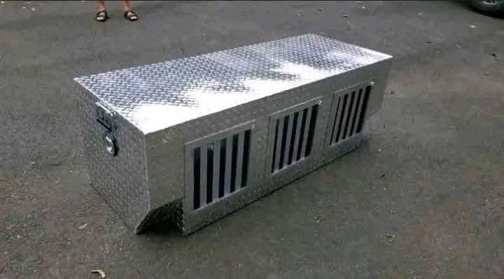 Owens Three-Hole Dog Box for Full-Size Truck (No Storage) - Image 3