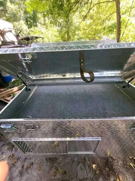 Diamond Deluxe Dog Box with Dual Side Top Storage for Full-Size Truck - Image 6