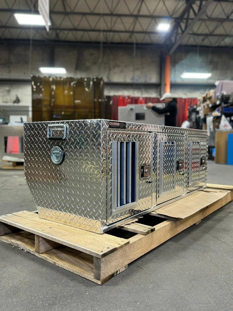 3-Hole Fully Insulated Owen’s Dog Box — Perfect for Safe and Comfortable Transport - Image 2