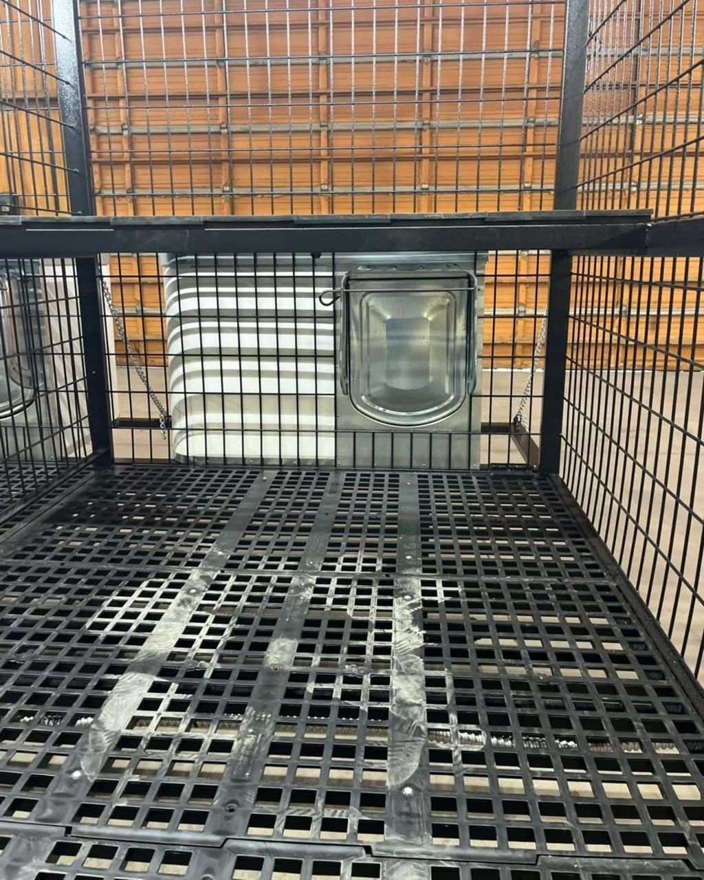 2-Hole Elevated Dog Kennel – 4’ x 6’ Compartments - Image 2